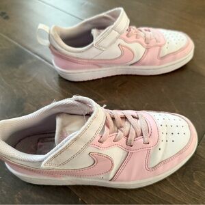 Girl’s Nikes - size 1